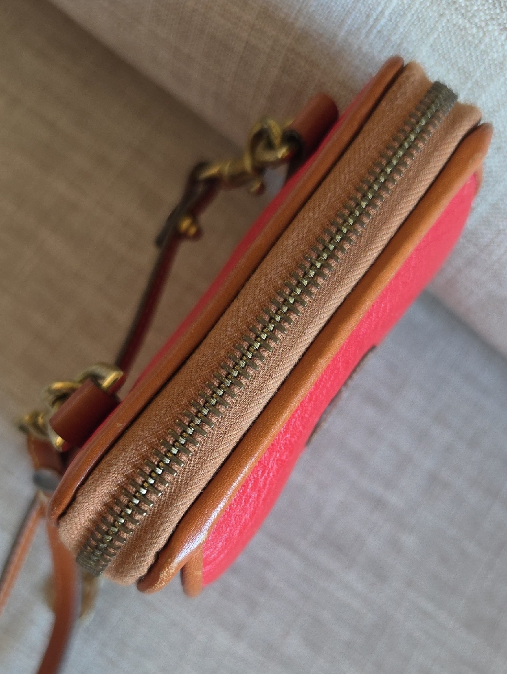 Dooney & Bourke Vintage AWL All Weather Leather Crossbody Wallet, Red ♥️ - Picture 11 of 11